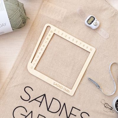 Sandnes Garn Wood Knitting Gauge