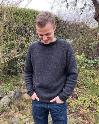 Handstholm Sweater Man / Petite Knits Pattern