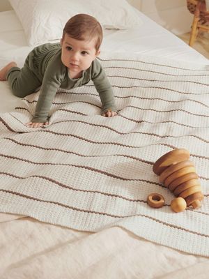 Paul's Purl-Rib Blanket - Baby / Sandnes Garn Pattern