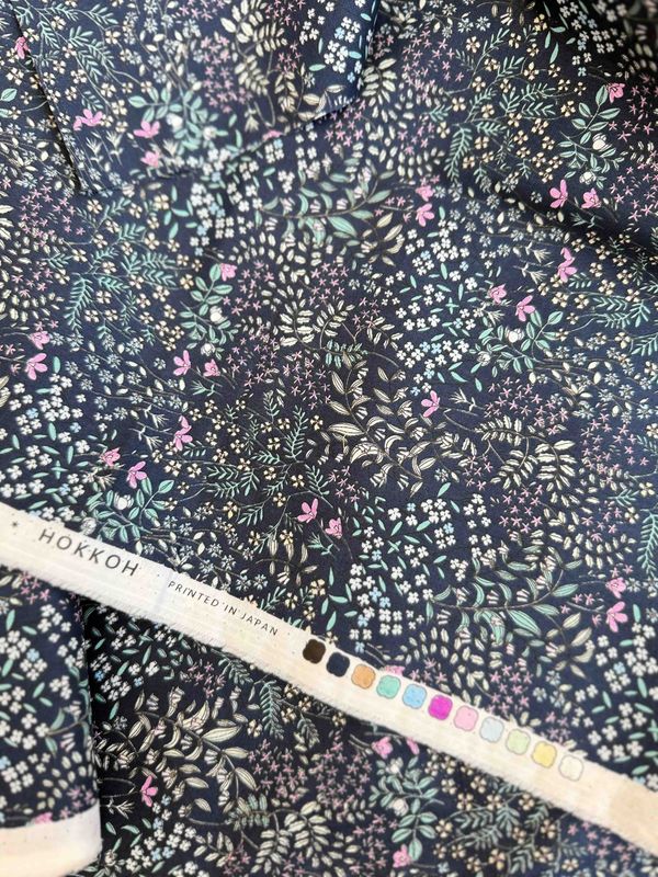 Hokkoh Printed Lawn / Meadow Floral - Navy / 25cm