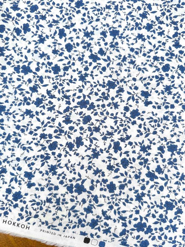 Hokkoh Printed Lawn / Trailing Floral - White / 25cm