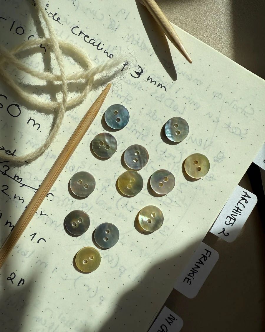 Mother of Pearl Buttons / Petite Knit, Size: 11.4mm