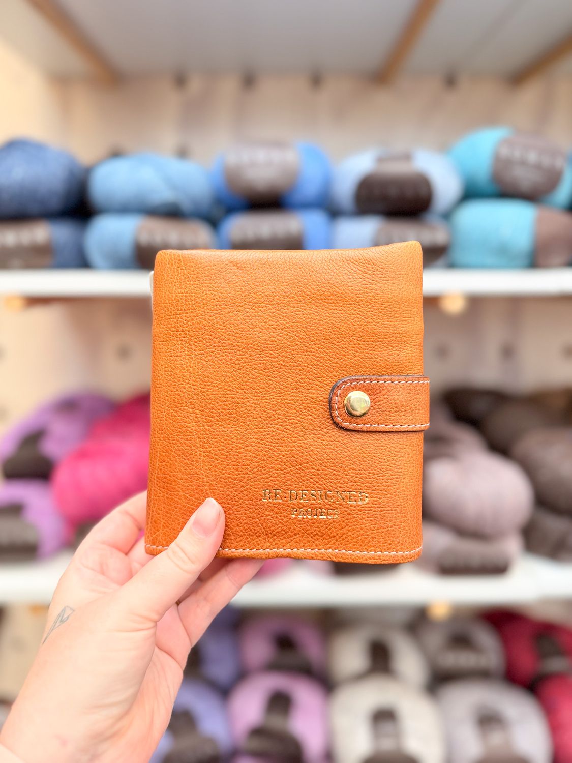 RE:DESIGNED Project 34 Compact Needlecase, Colour: Burned Tan