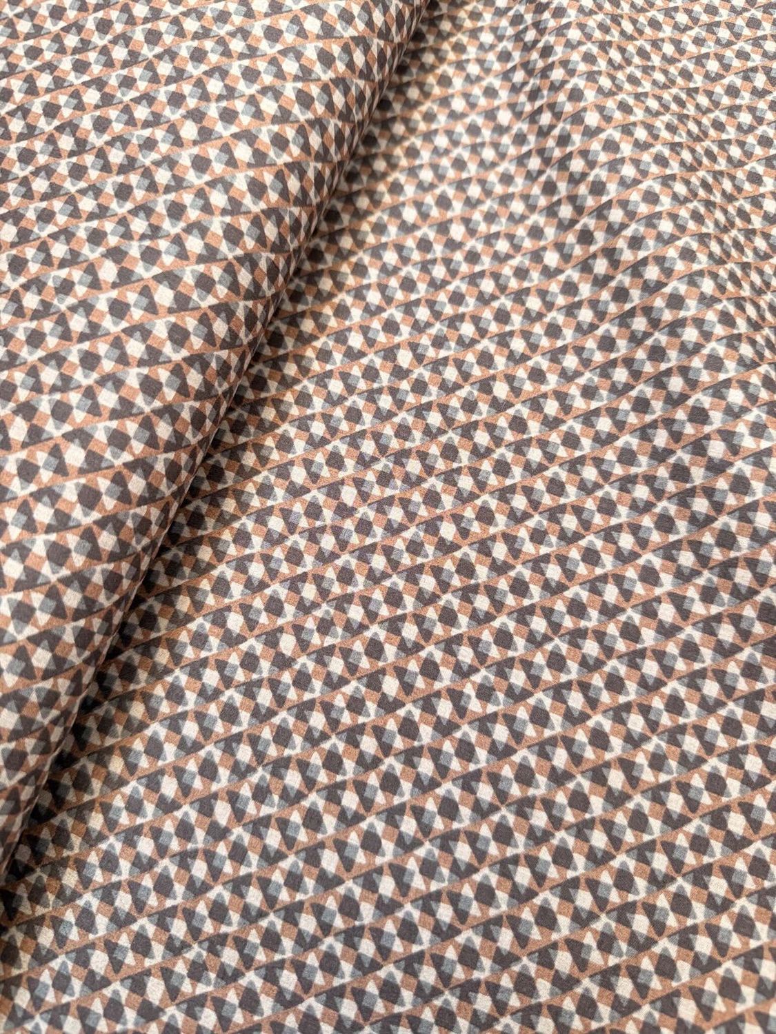 Hokkoh Printed Lawn / Geo Wings Brown Black / 25cm