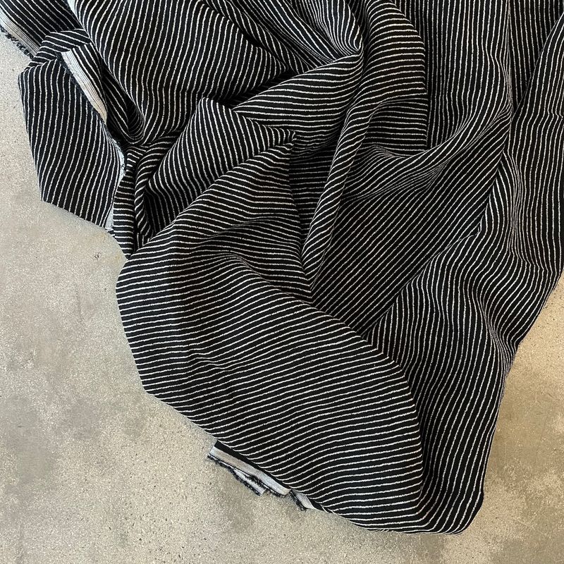 Linen with Rayon Stripe Black/Natural 180gsm  / per 25cm