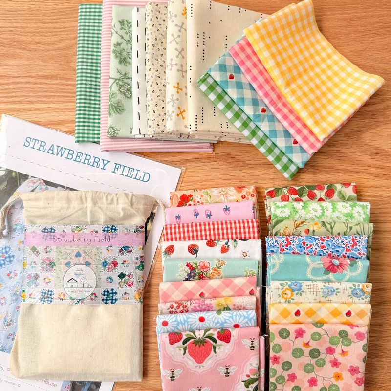 Judy Newman Strawberry Fields Kit / Fabric + Pattern + Templates