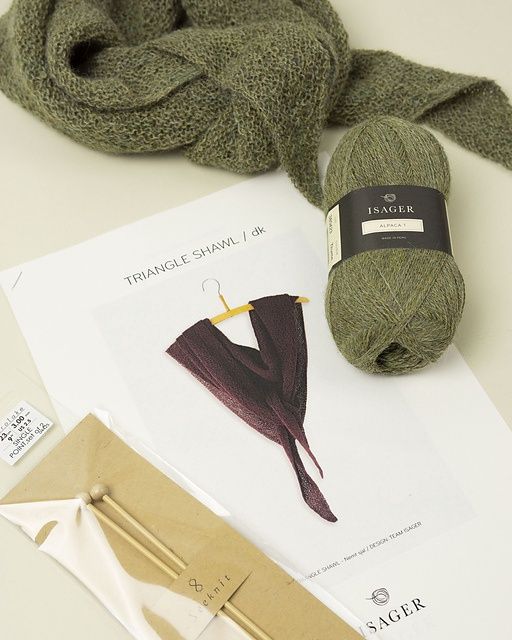 Isager Single Patterns / Triangle Shawl