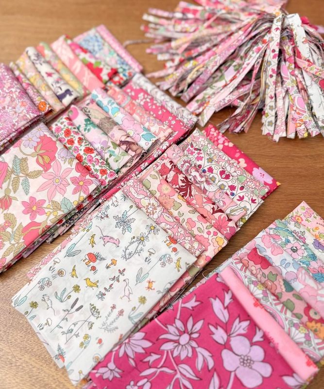 Pink-a-boo Liberty Bundle / 33 x Fat 16ths