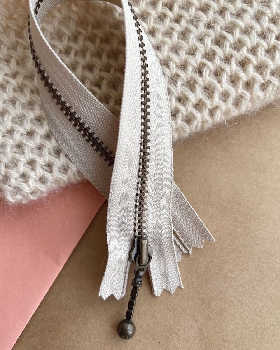 Petite Knit Zippers 23cm