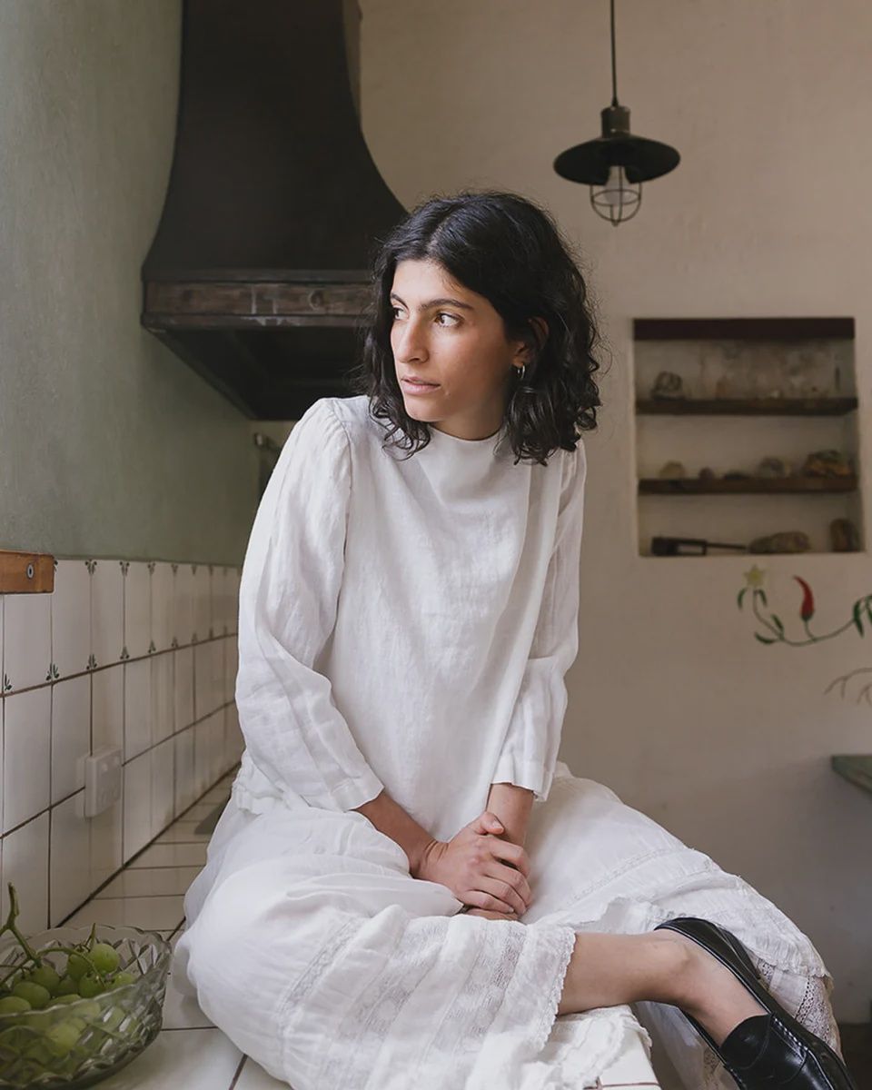 Metta / Emma Button Back Top in Lightweight Linen