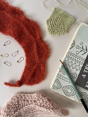 Isager Single Patterns / Lace Scarf