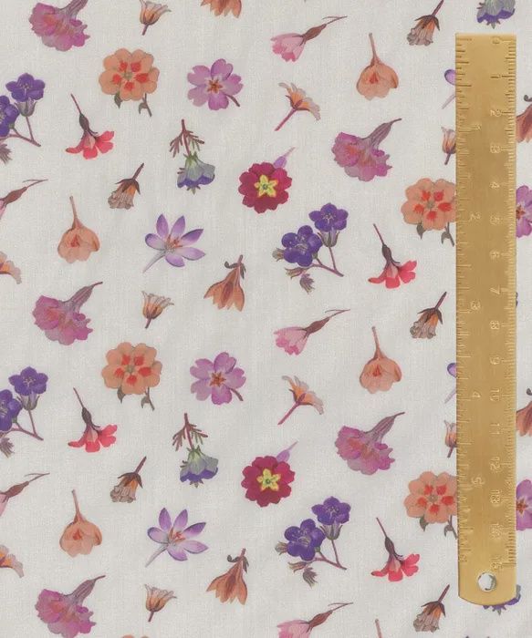 Liberty Tana Lawn Bloom Serenade / Devon Petals U / 25cm