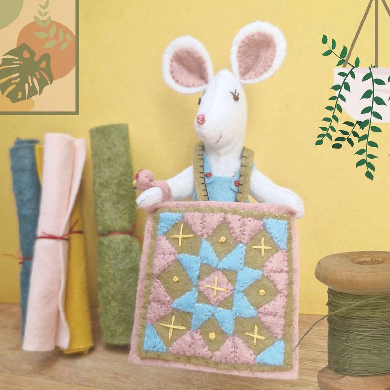Felt Craft Mini Kit / Little Mouse Makes a Quilt