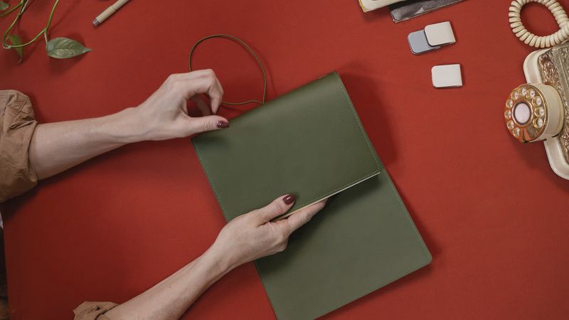 Creator's Friend Refillable Notebook Folio / Olive Green