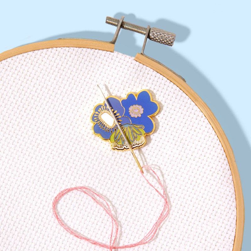 SOHMO Needle Minder / Blooms Blue