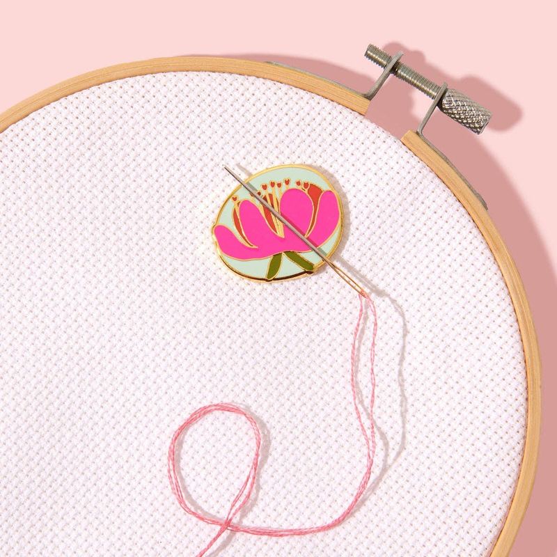 SOHMO Needle Minder / Peony Pink