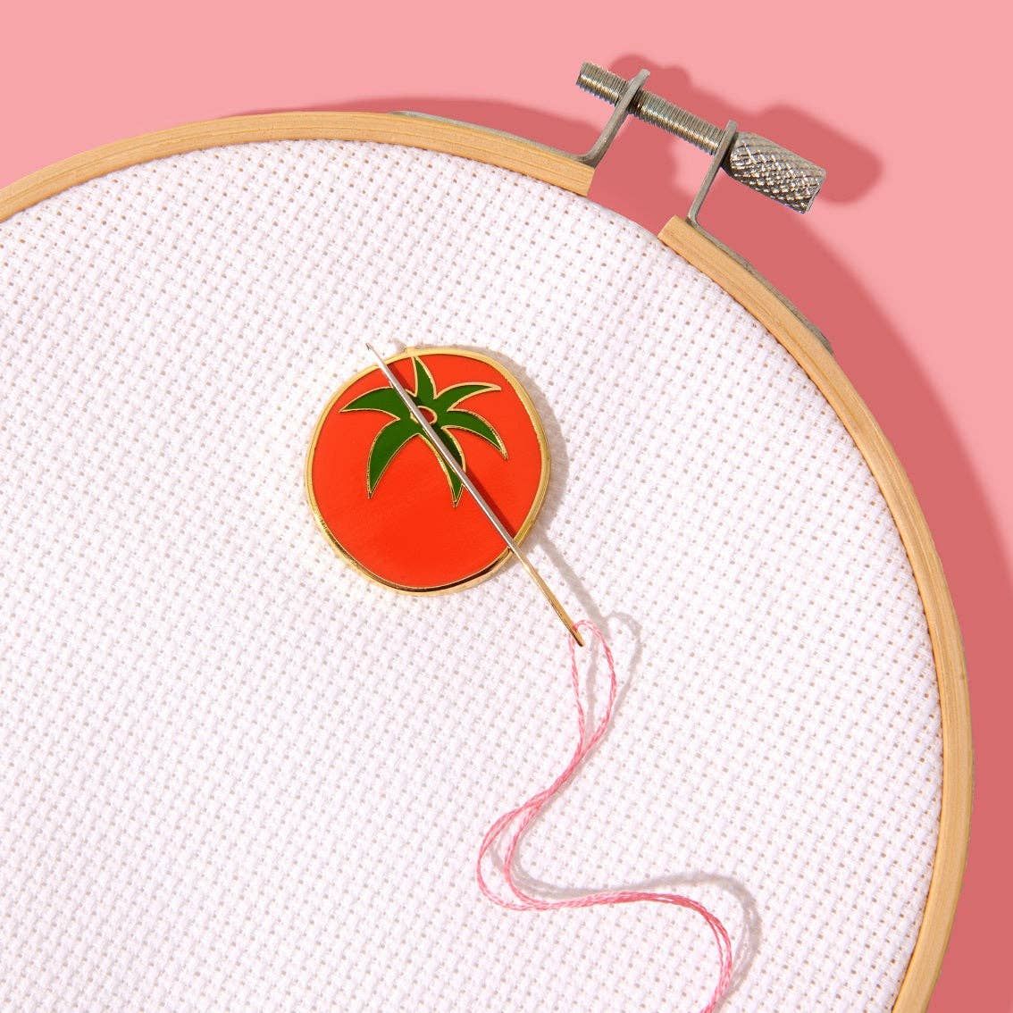 SOHMO Needle Minder / Tomato Pincushion