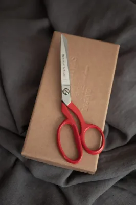 Merchant &amp; Mills / Red Extra Sharp 8" Tailoring Scissors