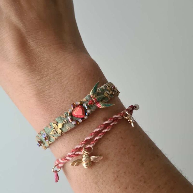 Anna Bastiaan / Embroidered Silk Bracelet Workshop