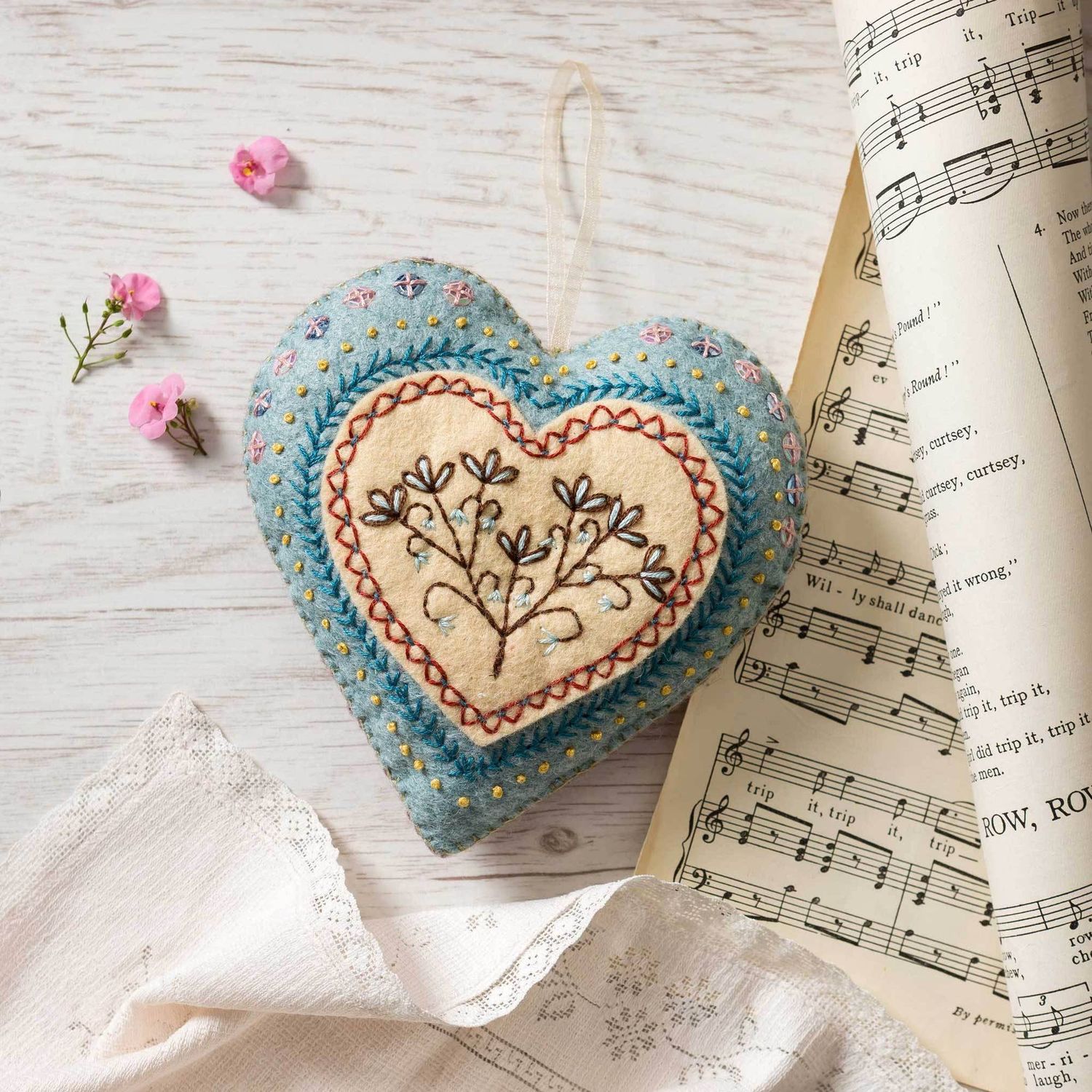 Felt Craft Mini Kit - Embroidered Heart