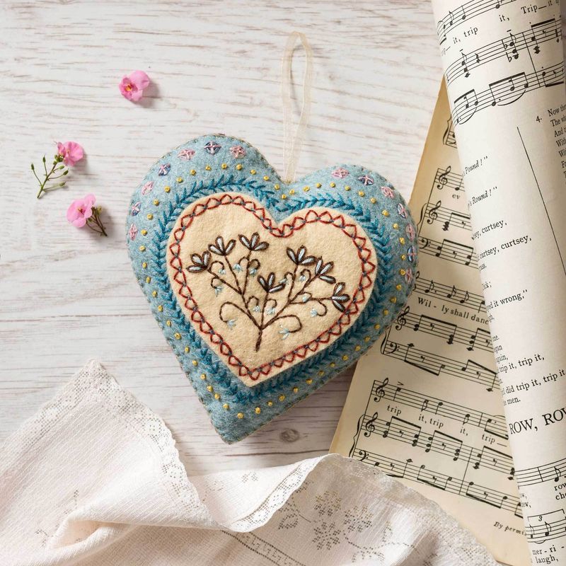Felt Craft Mini Kit - Embroidered Heart