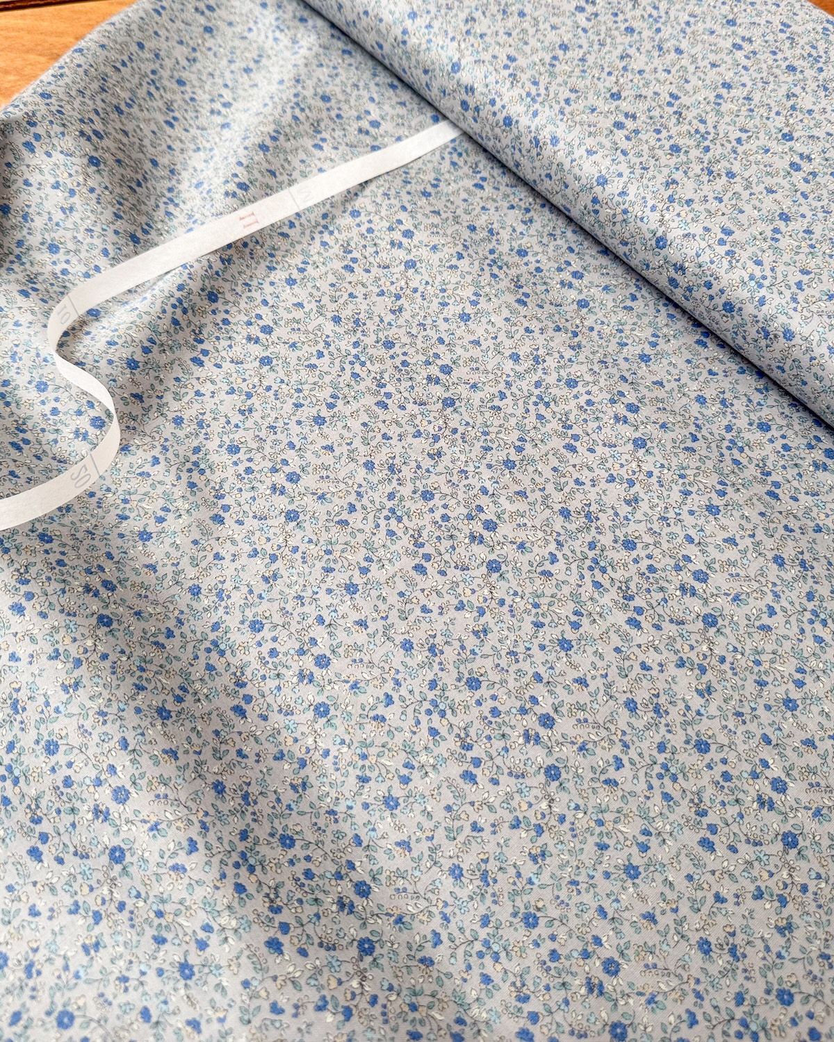 Sevenberry / Ditsy Floral Blue / Per 25cm