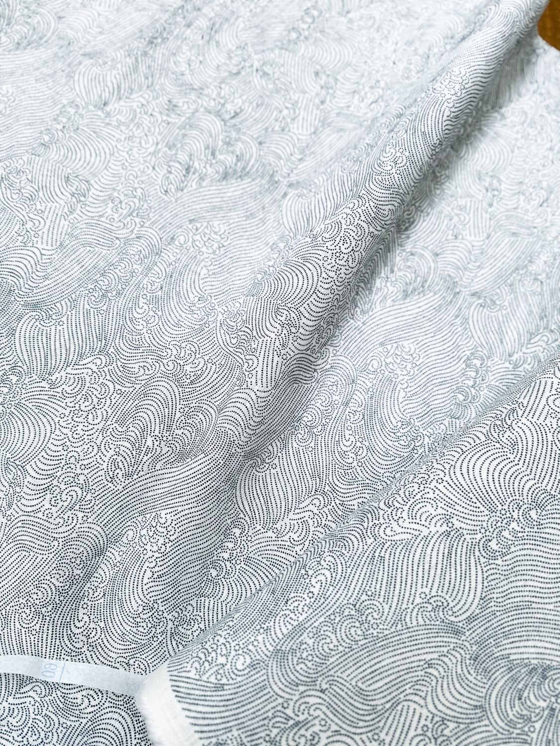 Sevenberry Poplin / Navy Waves on Cream / Per 25cm