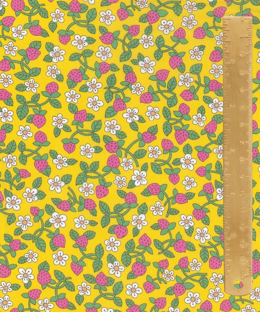 Liberty Tana Lawn Classics 26 / Strawberries &amp; Cream B / Per 25cm