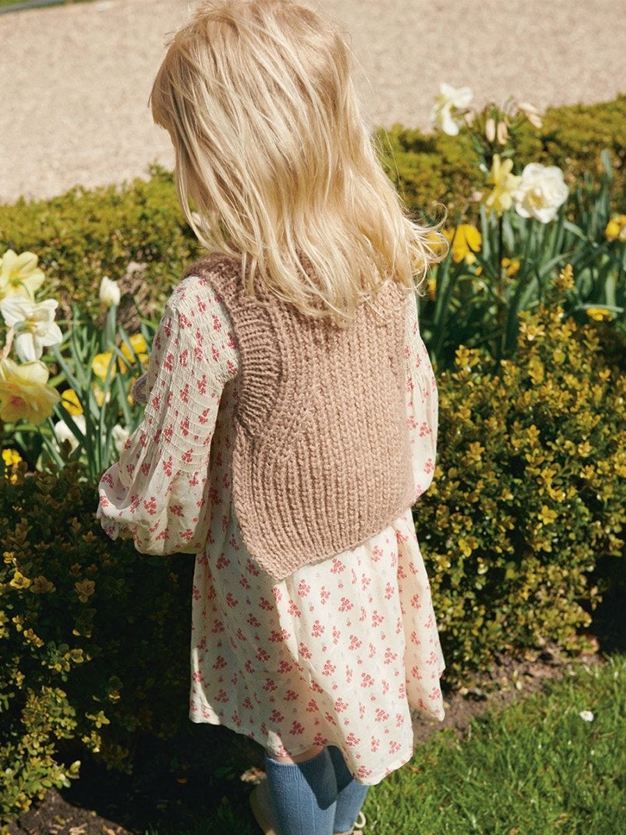 Sandnes Garn 2211 No. 11 – Helle slipover