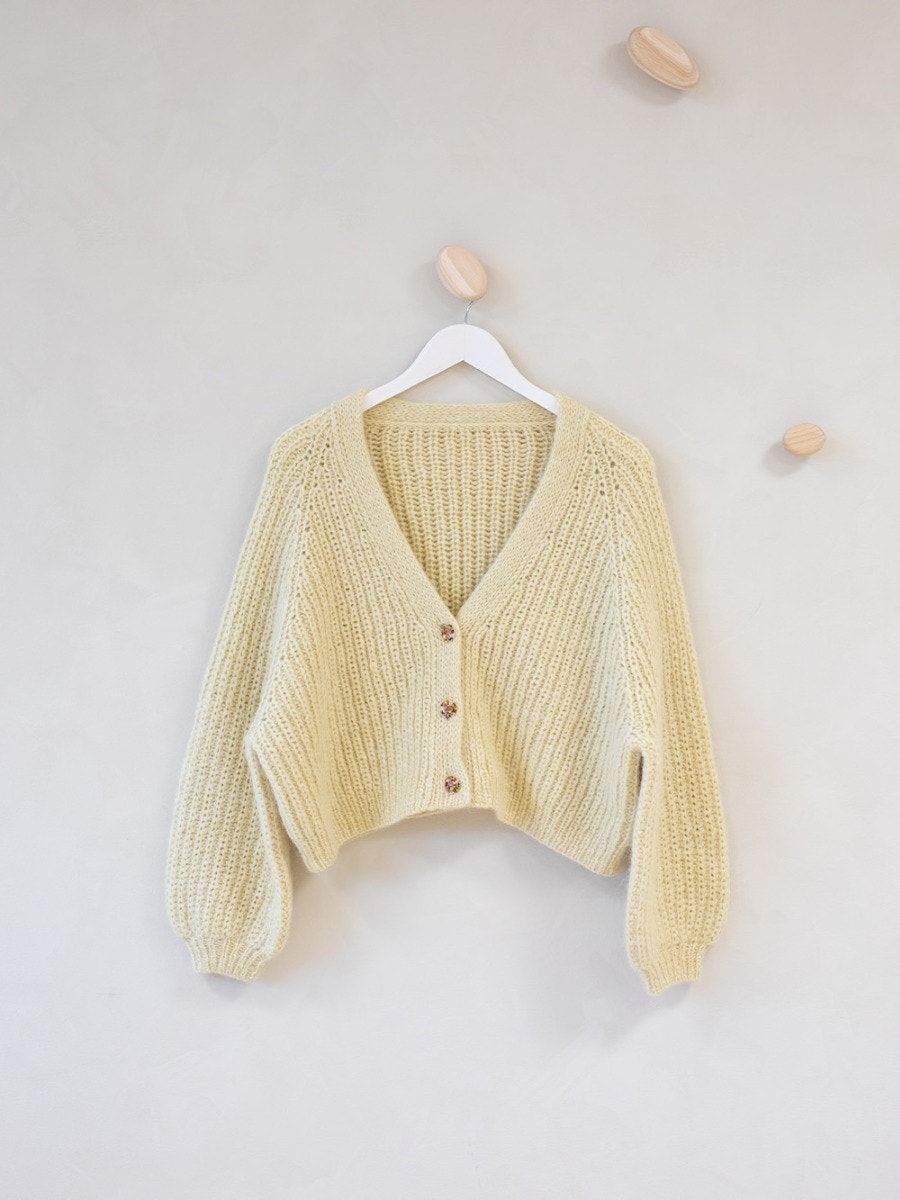 Sandnes Garn 2302 No. 6 – Brook cardigan