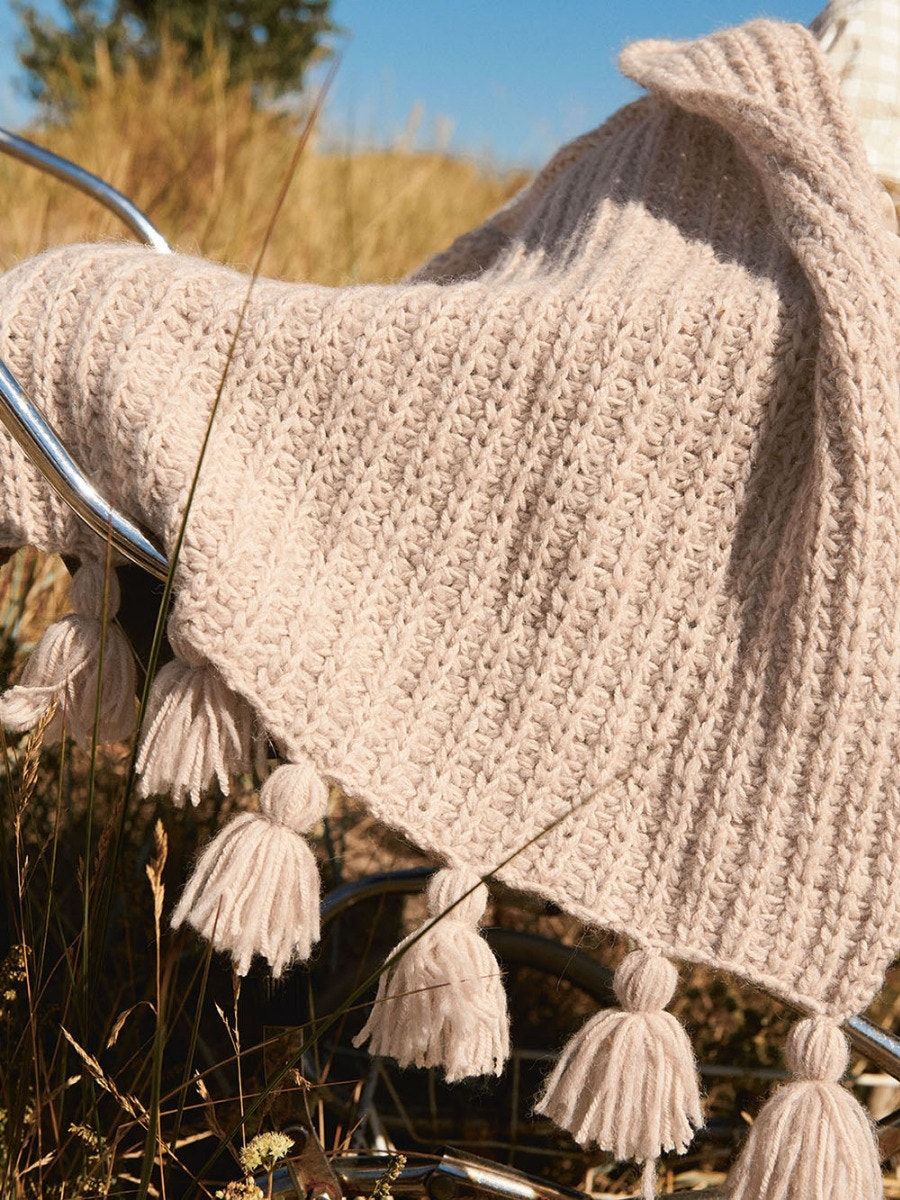 Sandnes Garn 2213 No. 5 – Levi booties
