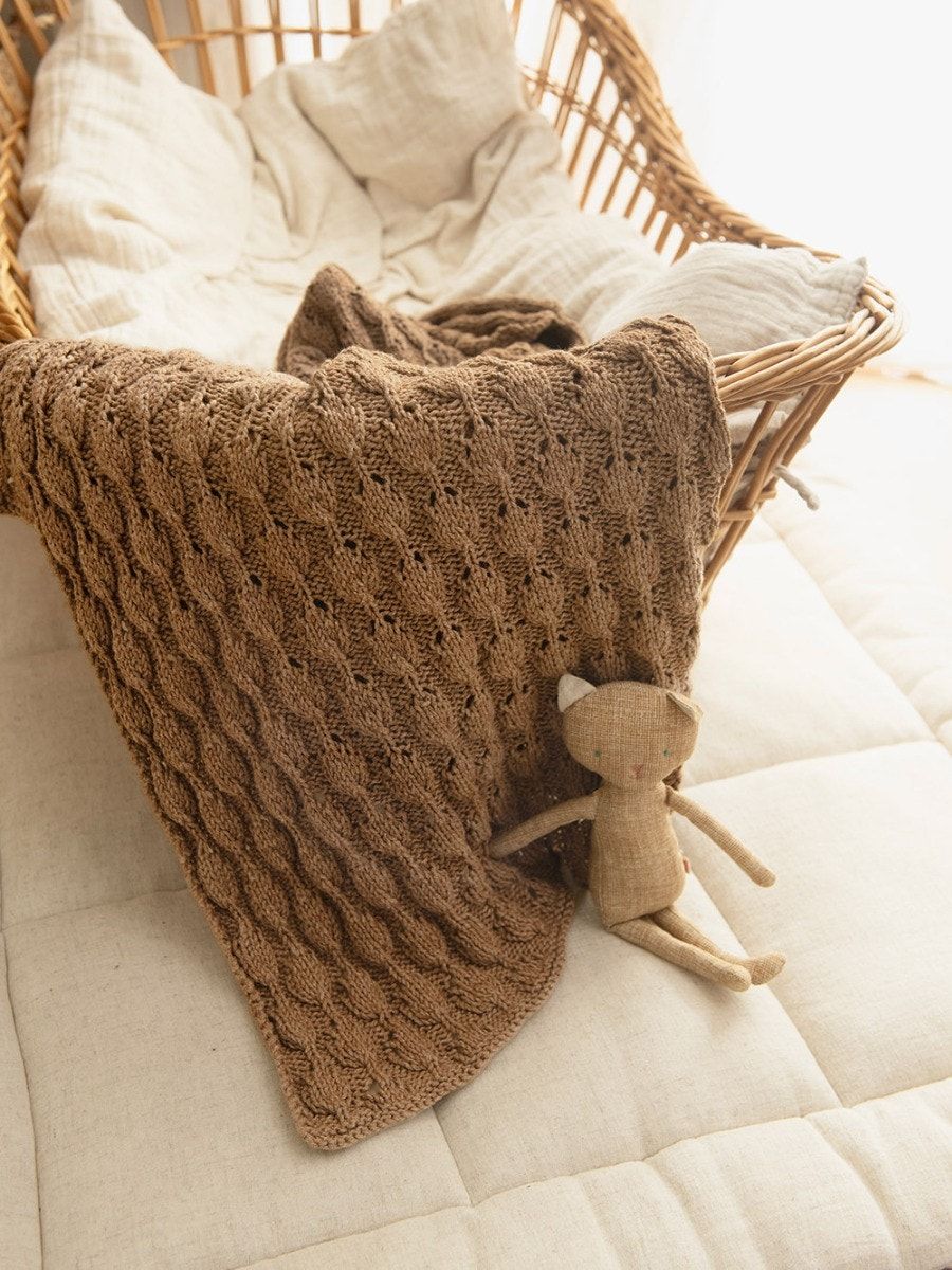 Sandnes Garn 2413 No. 3 – Lilja Babyblanket
