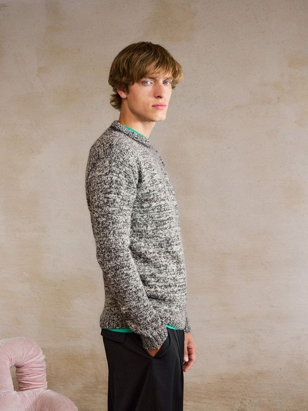 Sandnes Garn 2412 No. 7 – Harvey Sweater Man