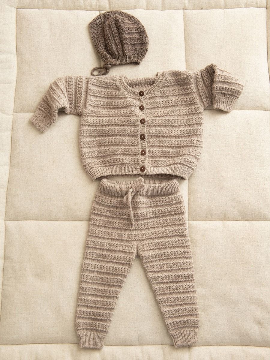 Sandnes Garn 2413 No. 4 – Fillip Cardigan, Pants &amp; Bonnet
