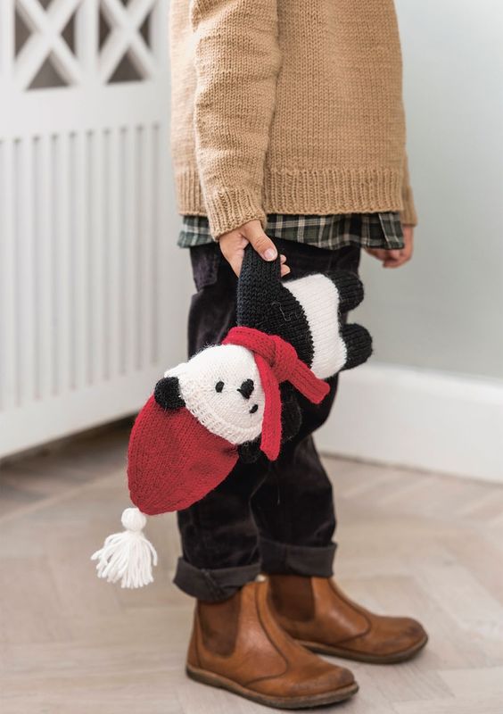 Sandnes Garn Tema 69 No. 1 – Suzy the panda