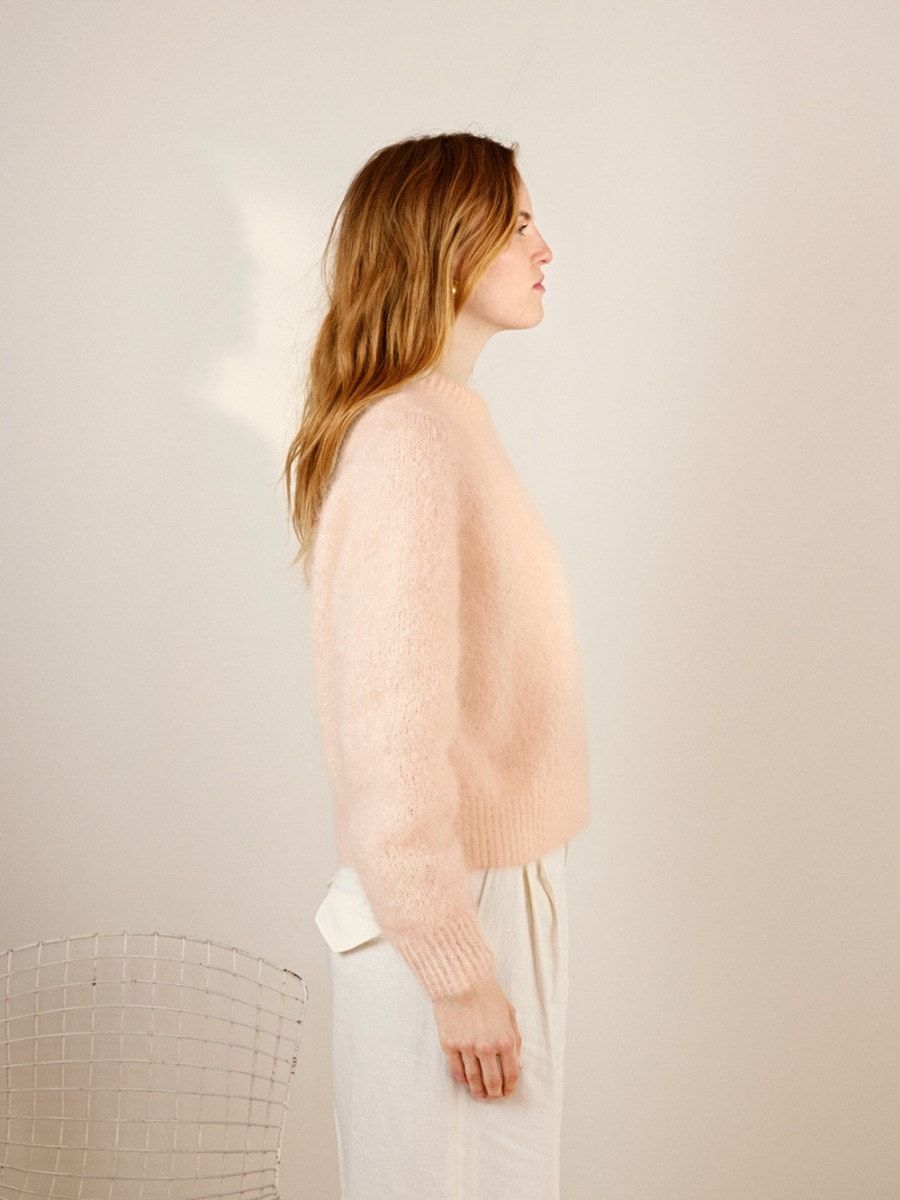 Sandnes Garn 2409 No. 7 – Spencer Sweater Ballerina Edition