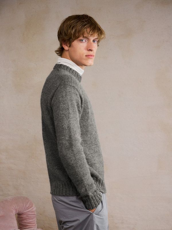 Sandnes Garn 2412 No. 5 – Brendan Sweater Man