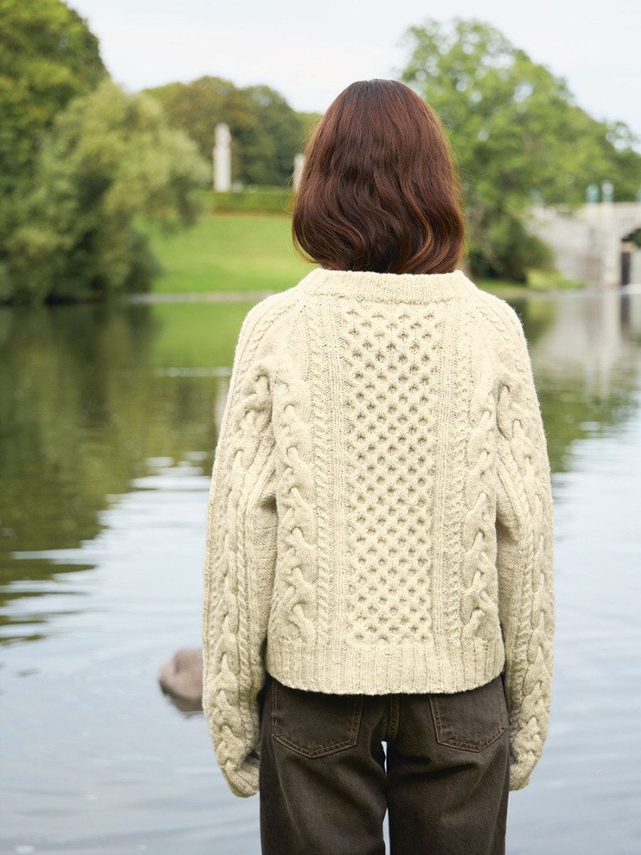 Sandnes Garn 2513 No. 4 – Wilbur Cable Sweater