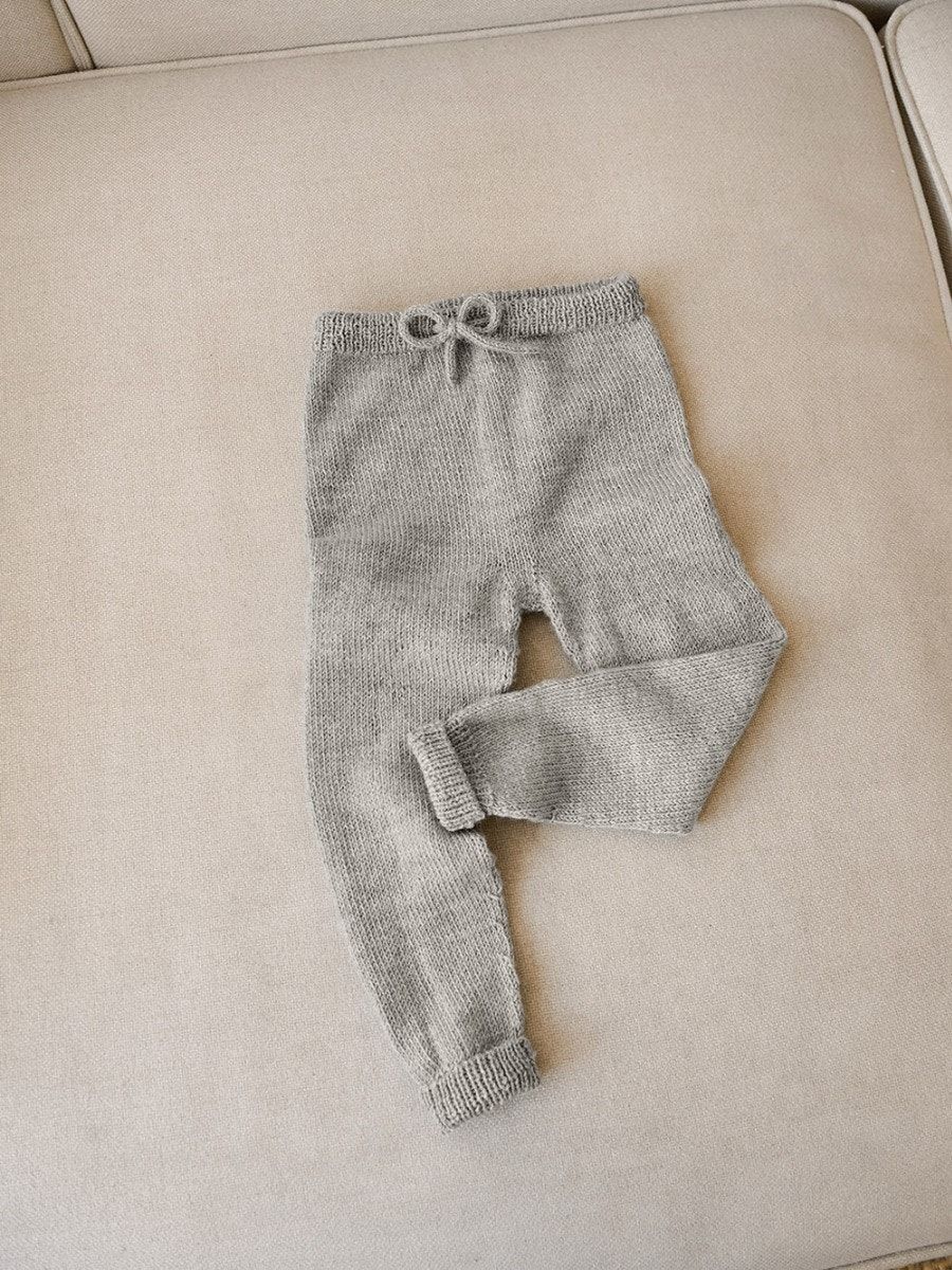 Sandnes Garn 2512 No. 4 – Lille bukse baby