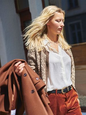 Sandnes Garn Tema 72 No. 12 – Bøvertun ladies cardigan