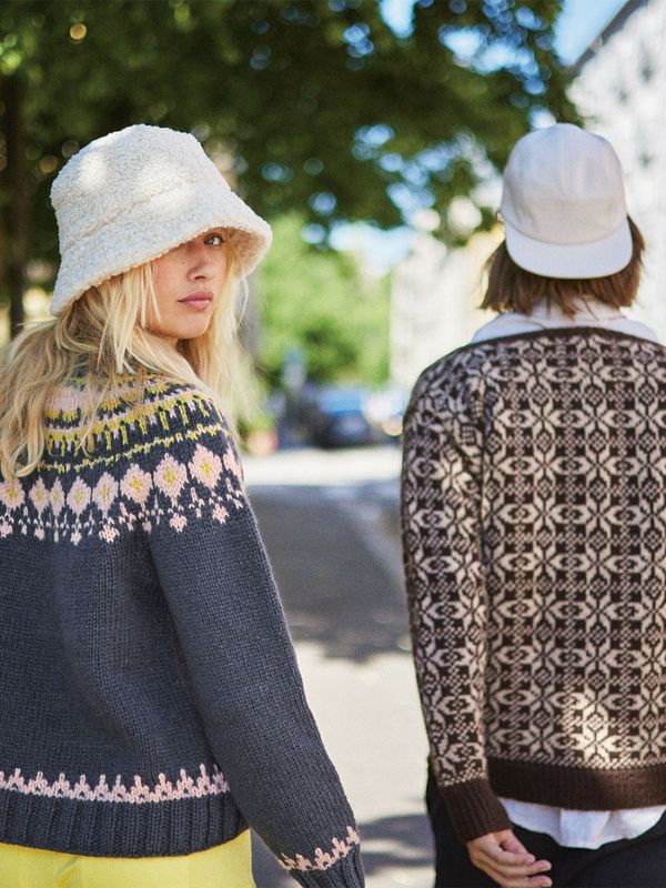 Sandnes Garn Tema 72 No. 3 – Grynet ladies sweater