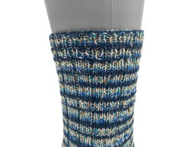 Gestrickte Socken, Größe 41/42, Schwarz Grau Farbtupfer