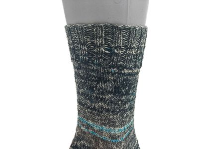 Gestrickte Socken, Größe 42/43, Grau Türkis