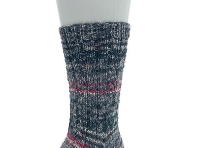 Gestrickte Socken, Größe 43/44, Graun Weinrot