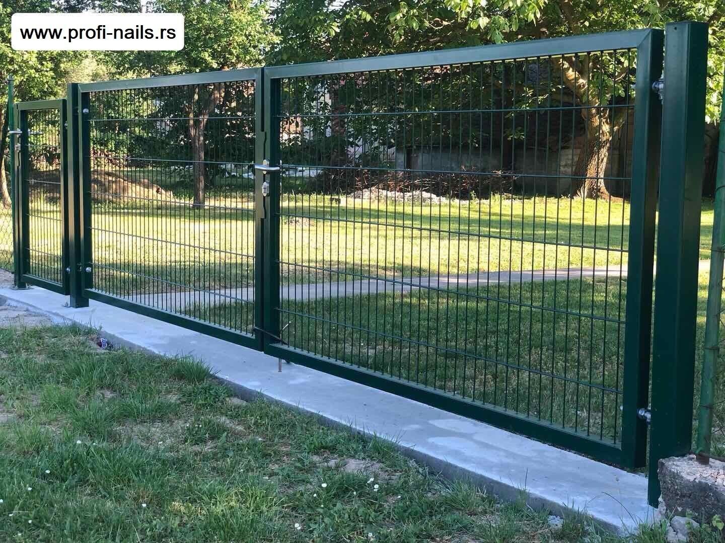 Dvokrilna kolska kapija visine 1,7m RAL 7016