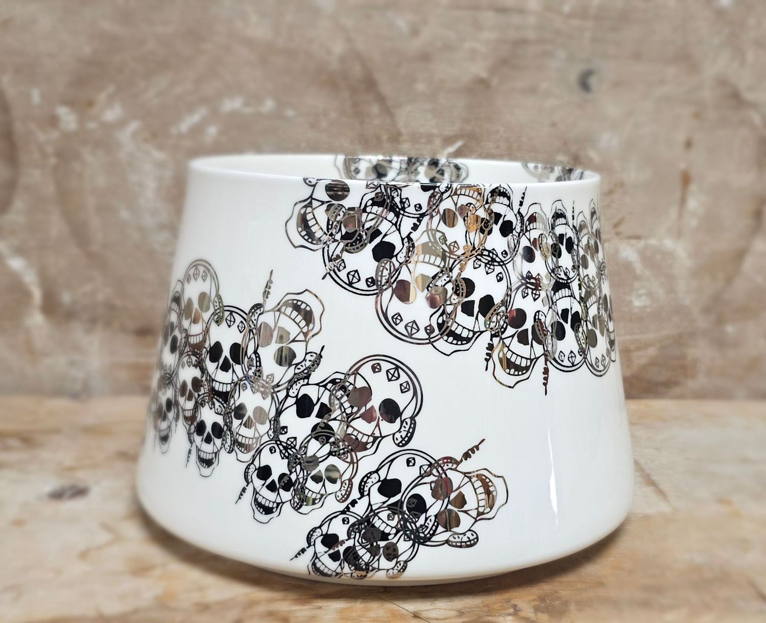 *New edition Platinum skull plant pot