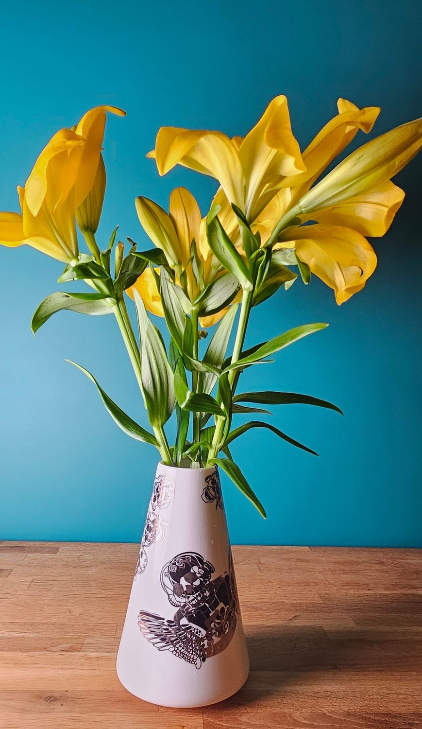 *New edition Platinum Skull vase