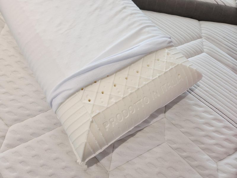 Barone Cuscino a Saponetta forato in memory foam 42x72x13 cm Barone Cuscino a Saponetta forato in memory foam 42x72x13 cm
