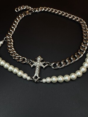 Statement Cross Pearl Chain