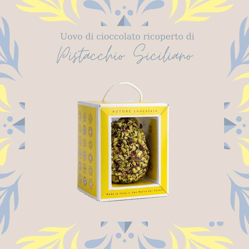 Uovo di cioccolato al latte ricoperto di Pistacchio